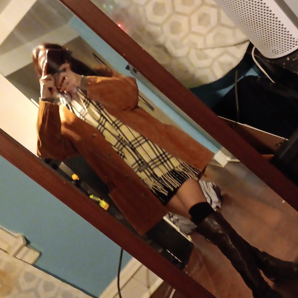 100% genuine leather, no name coat.